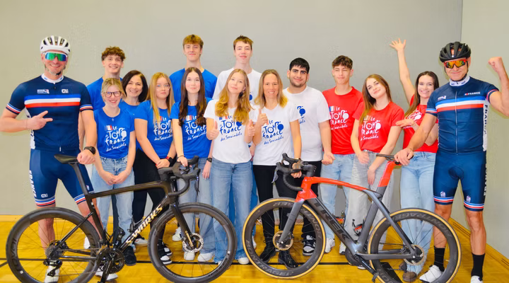 Gruppenfoto Trikolore T-Shirts